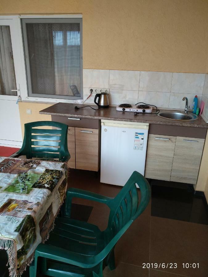 Guest House Santin Tjornomorsk Eksteriør billede